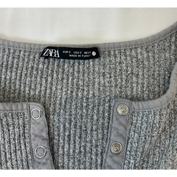 Zara women's Grey Ribbed Long Sleeve Henley Bodysuit - Picture 2 of 3